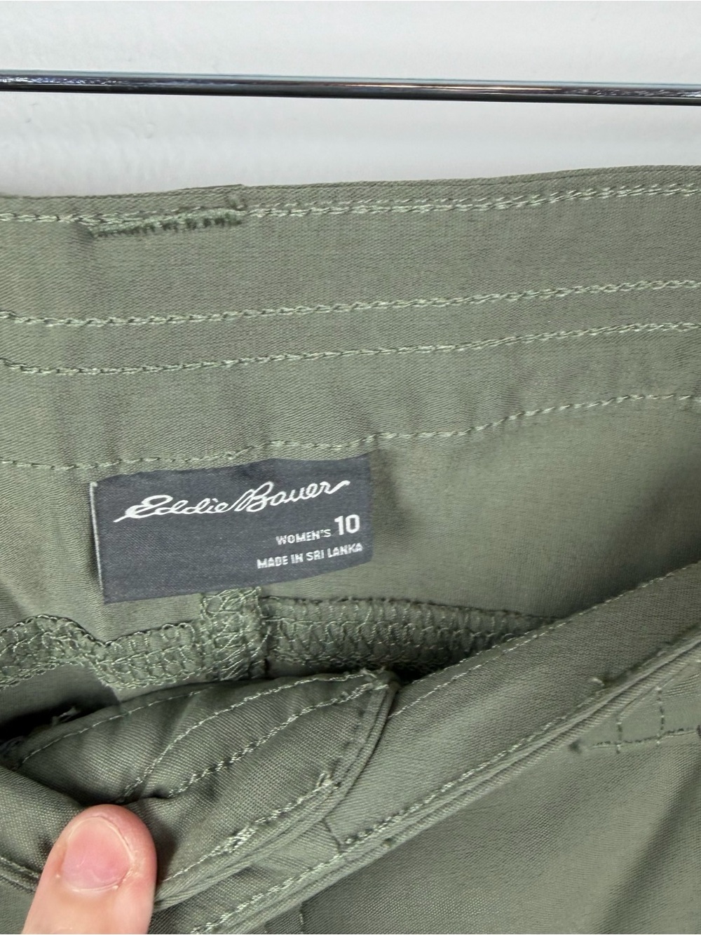 Eddie Bauer Women's Rainier Shorts Green Nylon Hiking Gorpcore Stretch Size 10 - Picture 3 of 10